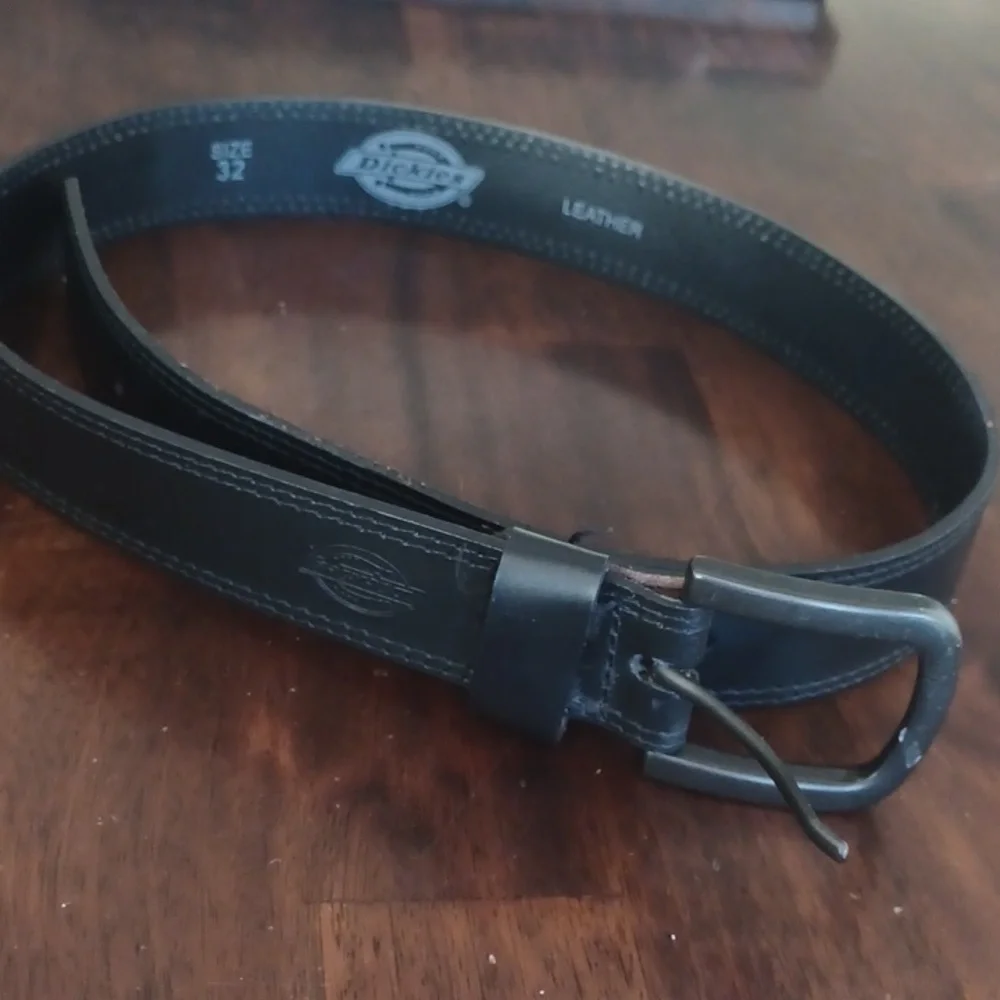 Dickies Black Buckle Black Leather Size 32